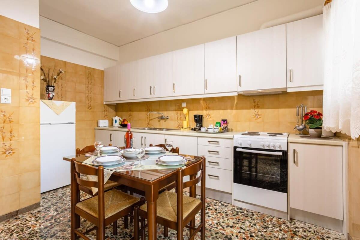 Seaside Family Haven - Avia'S Spacious Getaway Kültér fotó